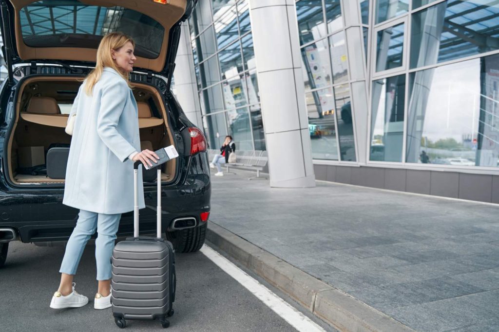 vehicles are available for airport ground transportation in the uk